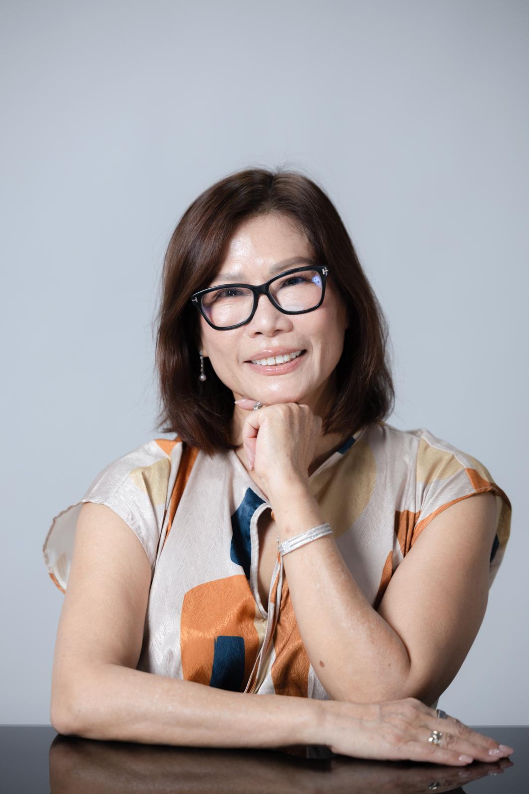 Dr. Bach Kim Nguyen, OD